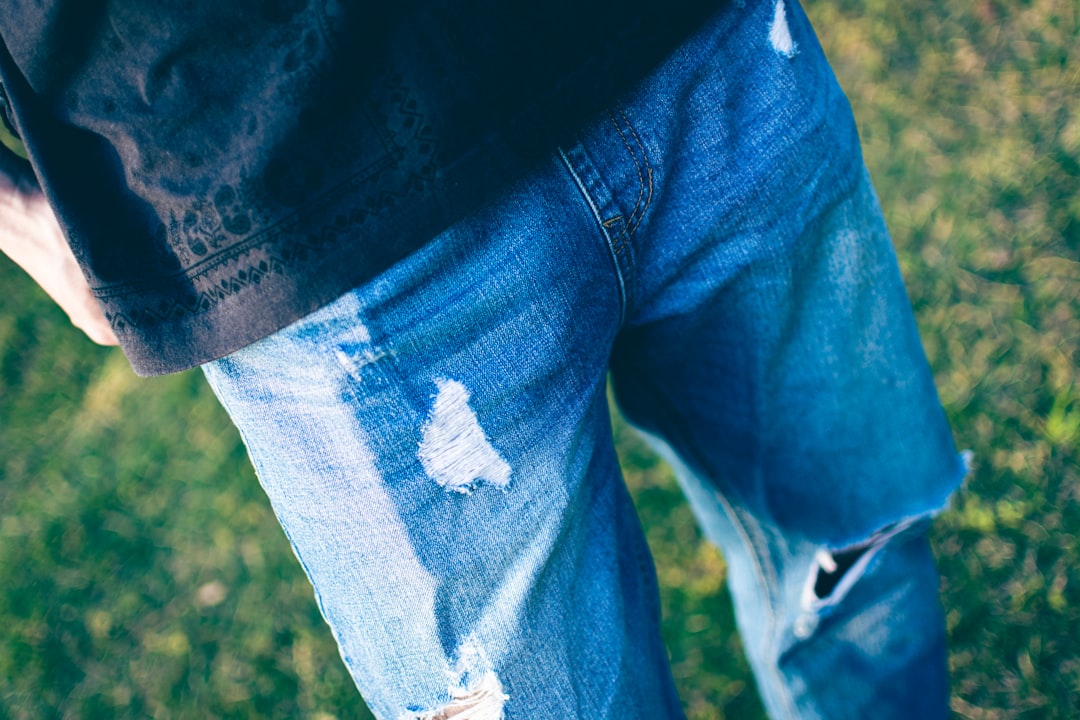 Photo cuffing pants
